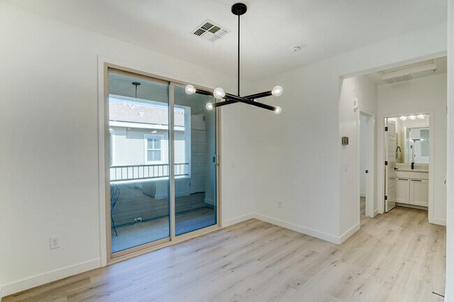 Building Photo - 5550 N 16th St