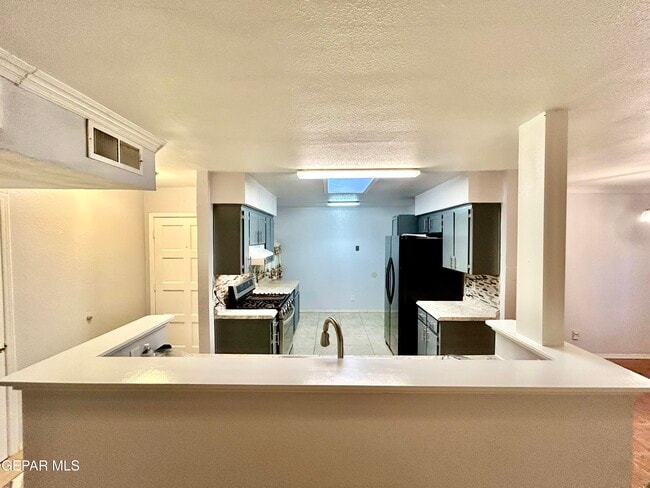 Building Photo - 11117 Shiner Ave