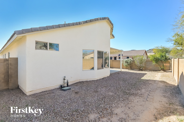 Building Photo - 7904 W Sacramento Hill Dr