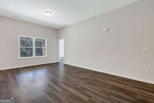 Building Photo - 56 Hayden Dr