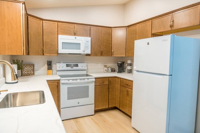 Building Photo - 10268 Cleveland Rd