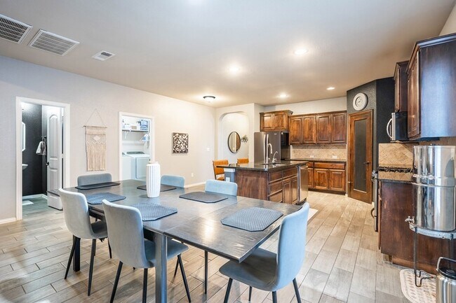 Building Photo - 5608 Magellan St