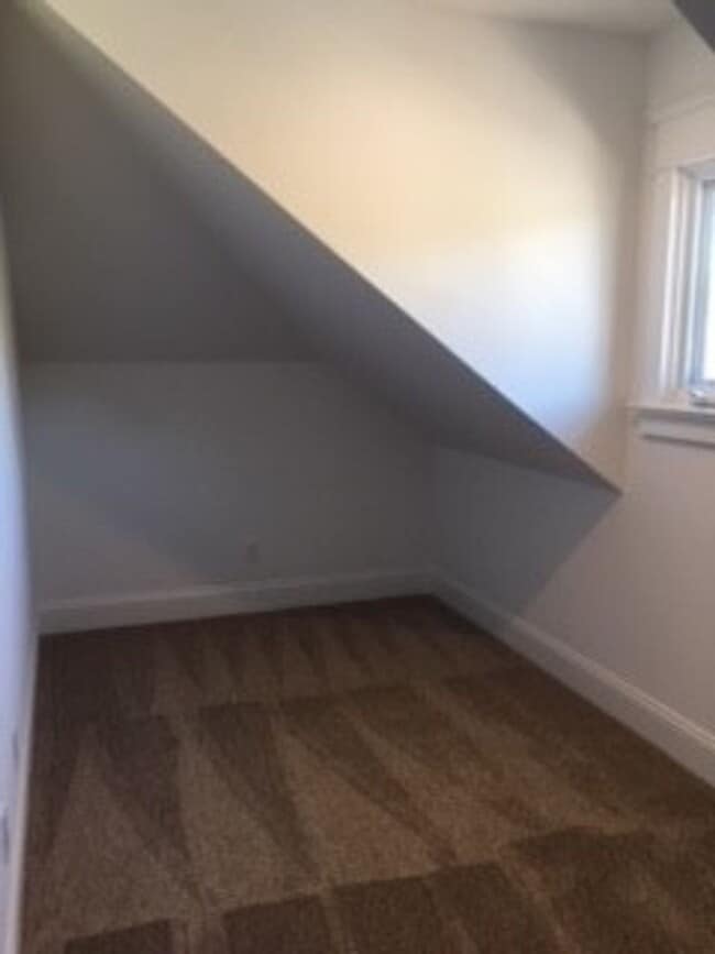 Building Photo - 1127 George St