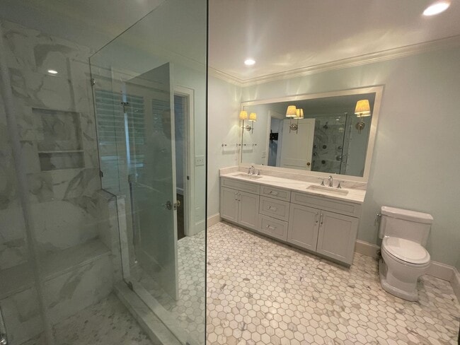 Building Photo - 2610 Providence Rd