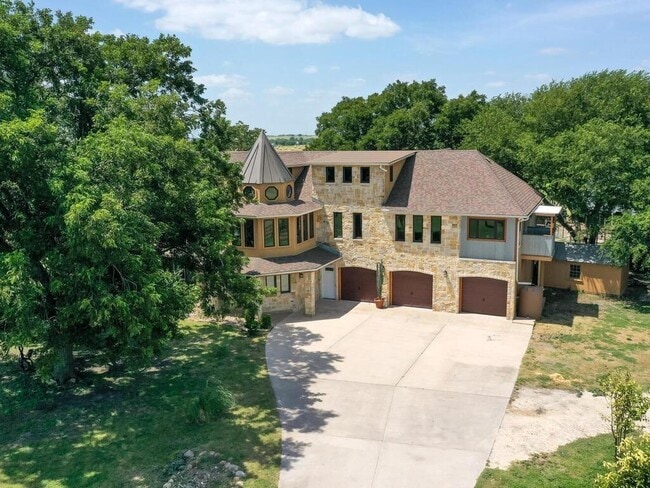 Building Photo - 161 CR 375