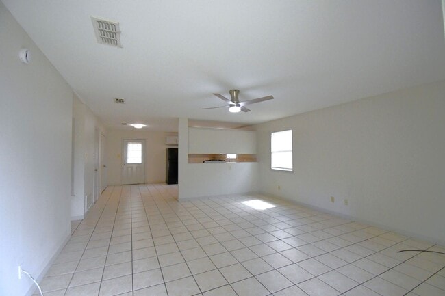 Building Photo - Move-In Ready, Beautifully Updated 3BR/2BA Home, HUD Accepted