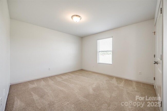 Building Photo - 826 Summerlake Dr