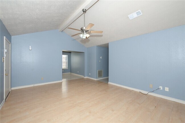 Building Photo - 1813 Sara Dr