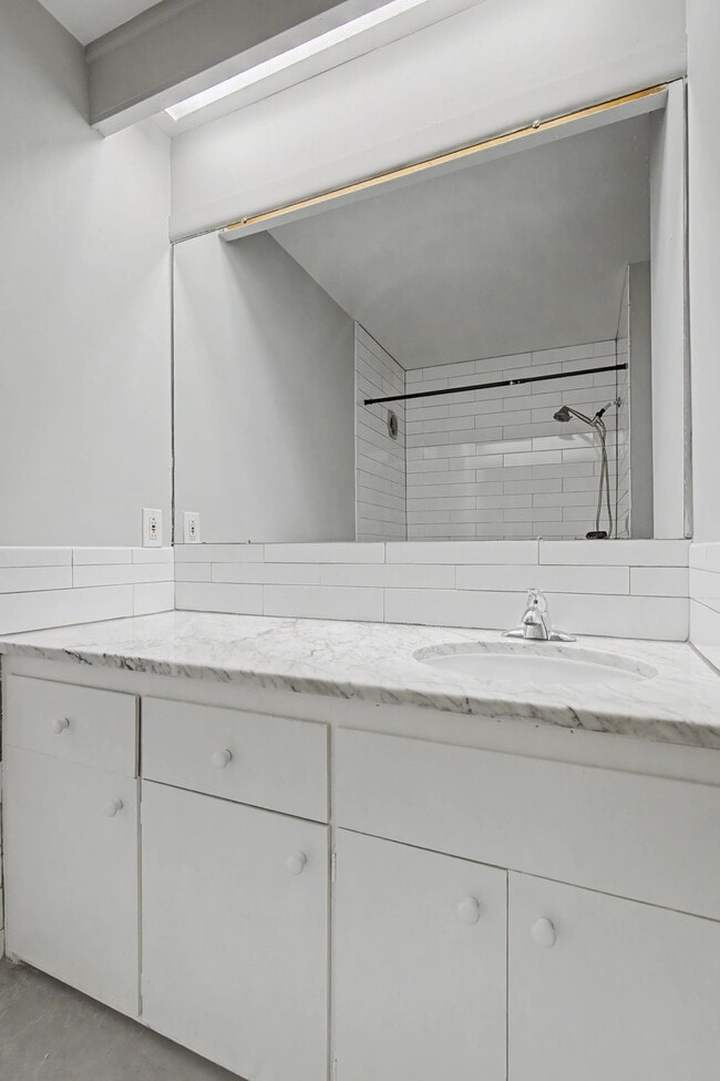 Building Photo - 116 Harding Pl