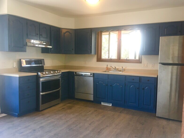 Building Photo - 738 S Watermelon Dr