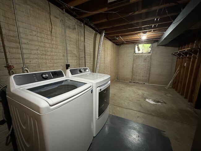 Building Photo - Allendale Duplex