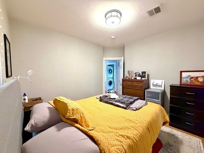 Building Photo - 37 Moseley St