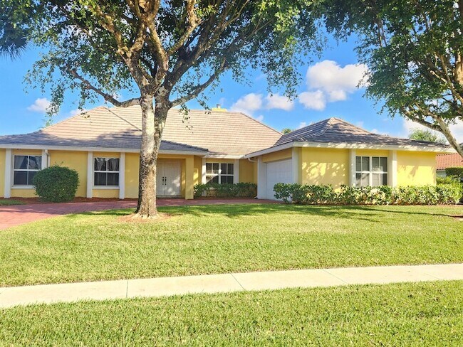 Building Photo - 2099 Greenview Cove Dr