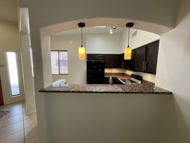 Building Photo - Gated community near Sabino Canyon/Tangue Verde