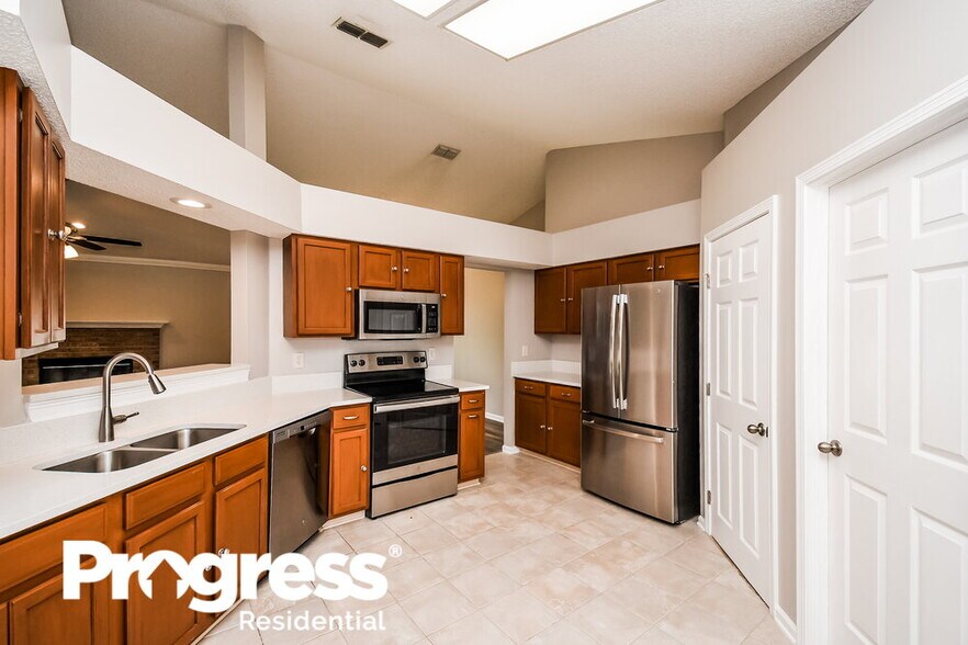 Building Photo - 3152 Olde Sutton Parke Dr