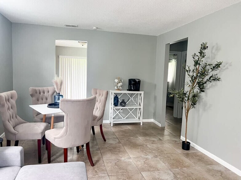 Building Photo - 13921 19th St