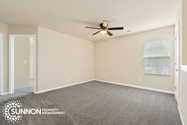 Building Photo - 3 Bed/2.5 Bath Home Close to Mountain Isla...