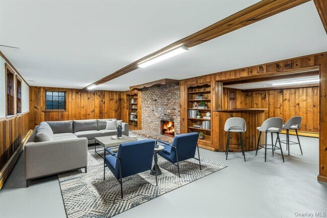 Building Photo - 110 Hegemans Ln