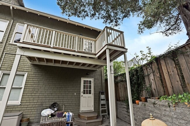 Building Photo - Perfect Blend of Piedmont Ave Energy & Tree-Lined Tranquility