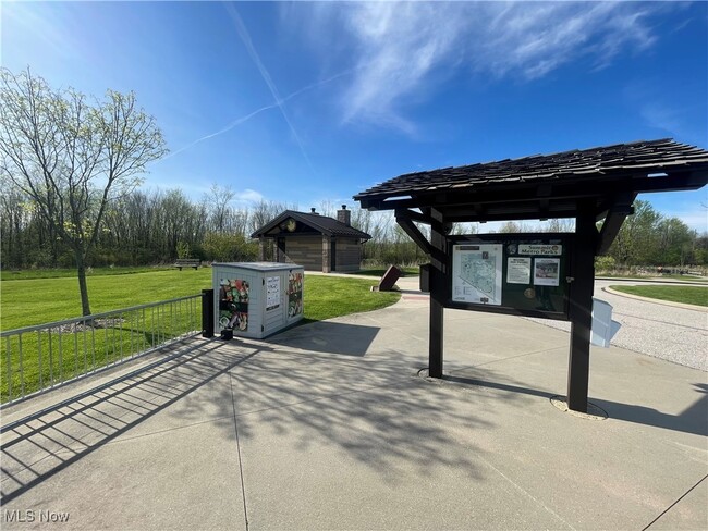 Building Photo - 1379 Barlow Rd