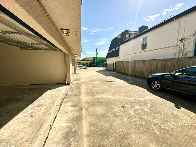 Building Photo - 2607 Rice Boulevard