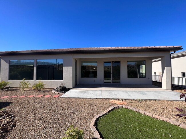 Building Photo - Beautiful Home in Zion Vista