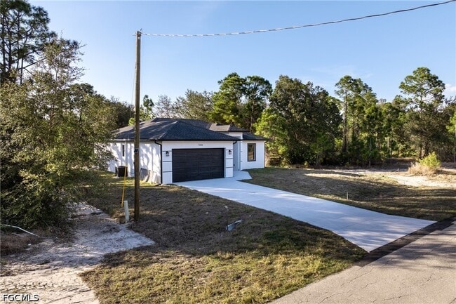 Building Photo - 566 Eisenhower Blvd