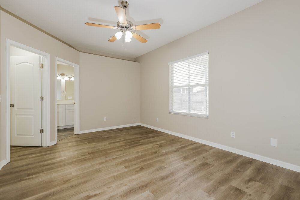Building Photo - 13417 Silvercreek Dr