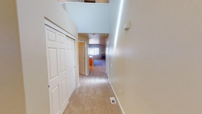 Building Photo - Updated Two Level Home in Sandy with Backyard. Pet Friendly