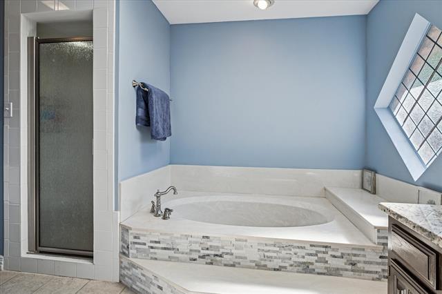 Building Photo - 2208 Timberglen Dr