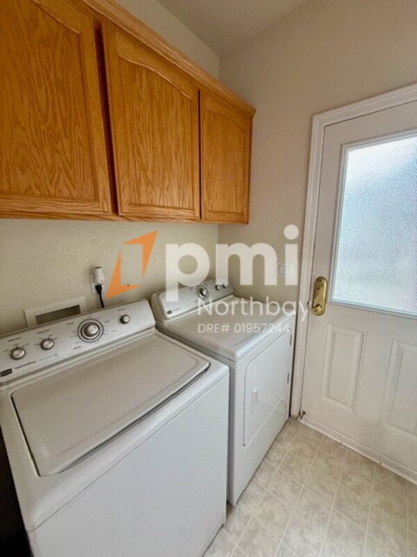 Building Photo - 424 Endberg Dr