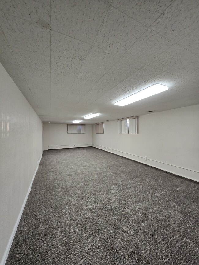 Building Photo - 714 S Fabrique Dr