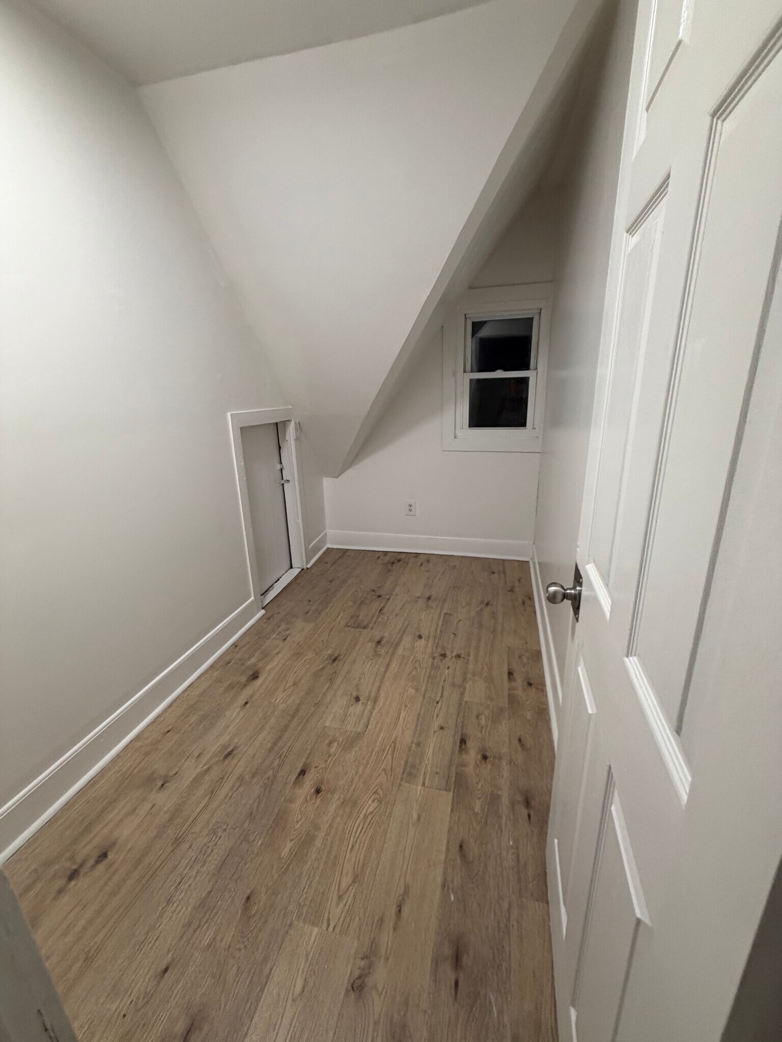 Building Photo - 575 Market St