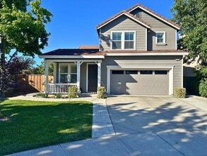 Building Photo - Stunning 4 Bedroom, 2.5 Bath Lawrence Ranch Home With Solar