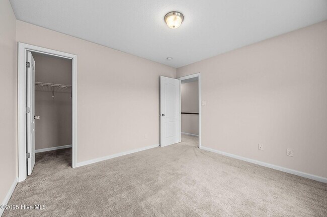 Building Photo - 710 Appling Ct