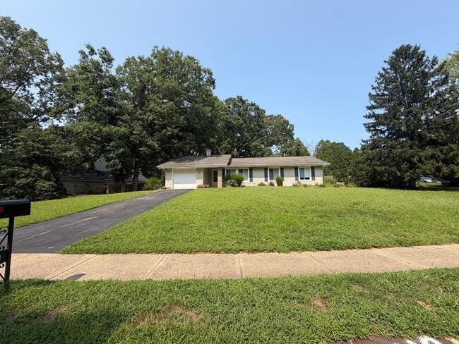 Building Photo - 28 Cambridge Dr