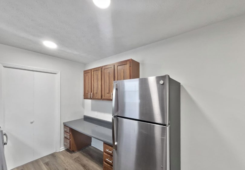 Building Photo - 717 Cleveland Ave