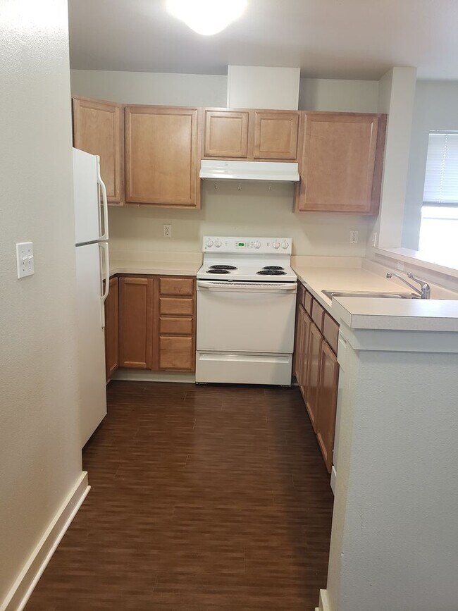 Interior Photo - Orliss Apartment (Garden Court)