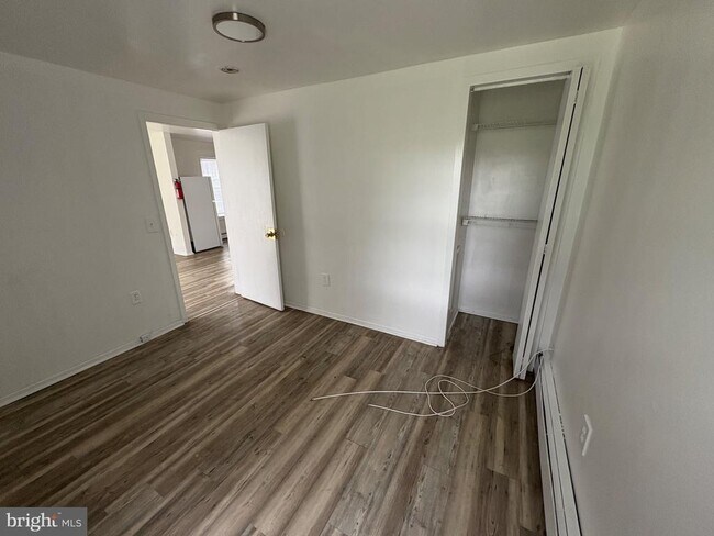 Building Photo - 120 E Main St