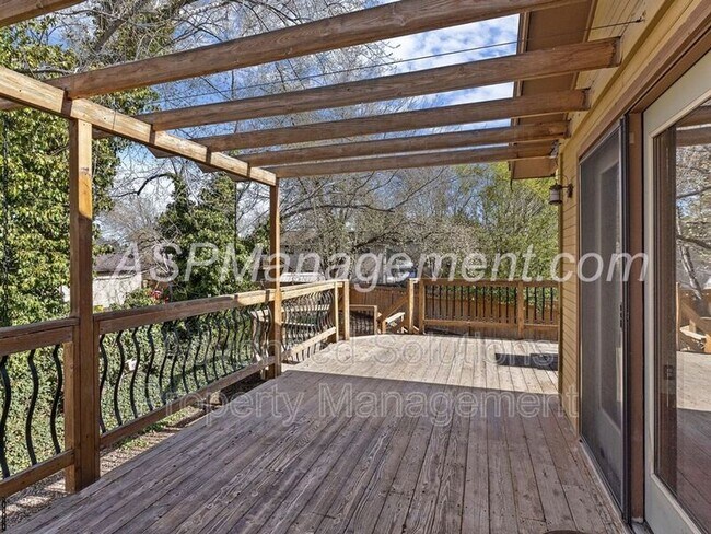 Building Photo - 10094 Faunsdale Dr