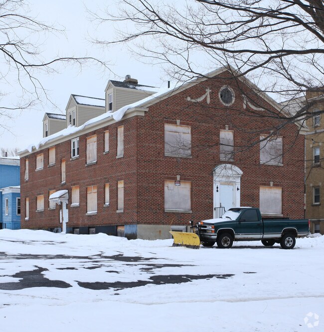 Primary Photo - 237 W Castle St