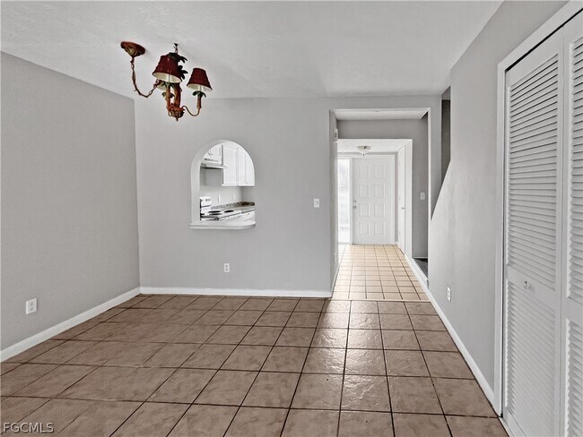 Building Photo - 1123 SW 48th Terrace