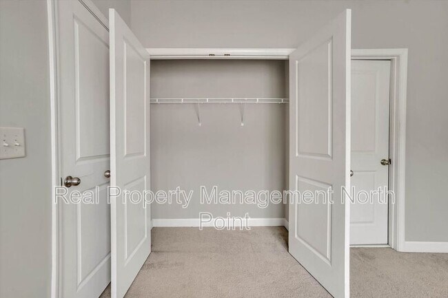 Building Photo - 3026 Eltham Pl