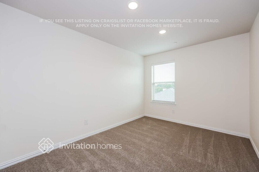 Building Photo - 6415 Blue Trl