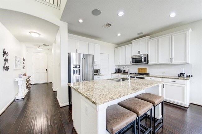 Building Photo - 2943 Shadowbrook Chase Ln