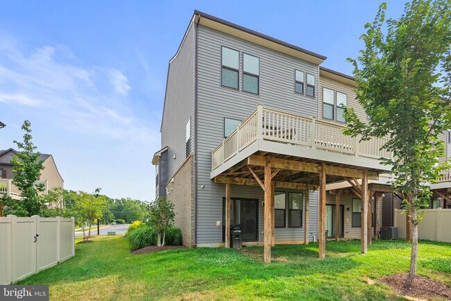 Building Photo - 10313 Vista Meadow Way