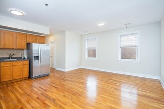 Building Photo - 528 47th St