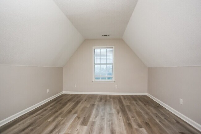 Building Photo - 8116 Fleets Run Dr