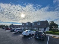 Building Photo - Spacious Two Bedroom Apartment Near Downtown