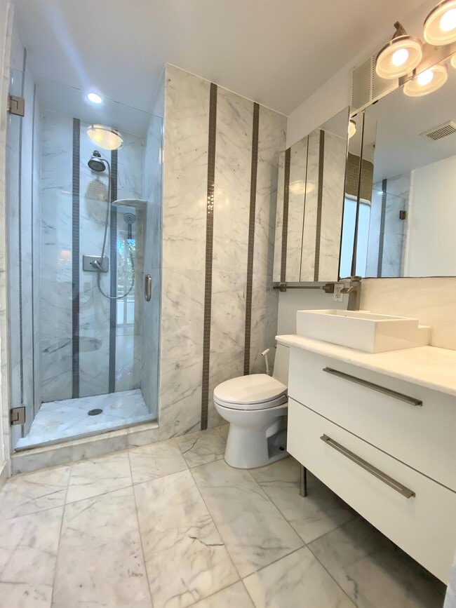 Building Photo - 1600 Michigan Ave